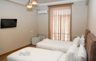 Отель Teryan Pushkin Apart Hotel Ереван Большой двухместный номер с 1 кроватью или 2 отдельными кроватями-5